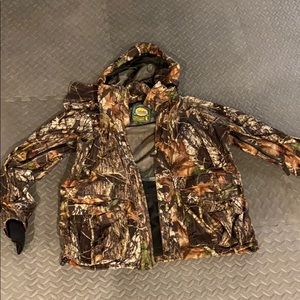 Cabela’s Goretex camo hunting jacket size large.